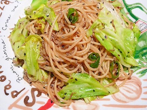 めんつゆで簡単！春キャベツとジャコのパスタ